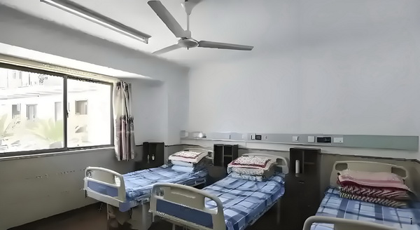深圳市积分入户年龄限制_舒淇导演首作入围威尼斯主竞赛单元，黄渤《浪浪人生》定档12月 某熊某提出主动送邹