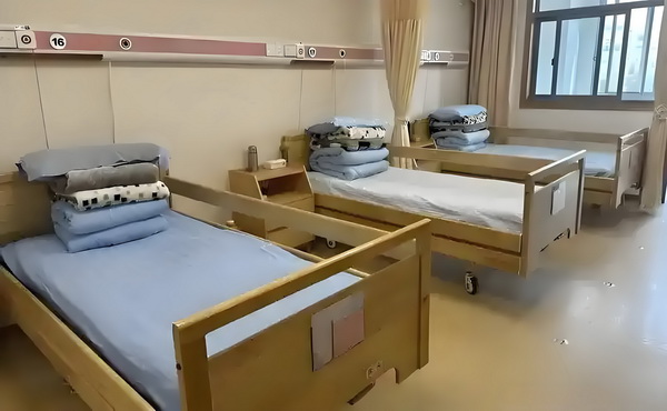 如何落户深圳_佟丽娅儿子正脸曝光，五官气质超像爸爸 佟丽娅儿定期开展健康讲座