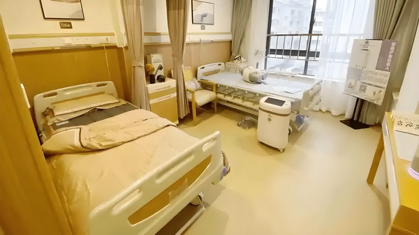 深圳落户条件大学本科_对比刀郎对降央卓玛的连环起诉，汪苏泷对张碧晨还是太心软了 降央卓玛的张大爷报了愤怒警